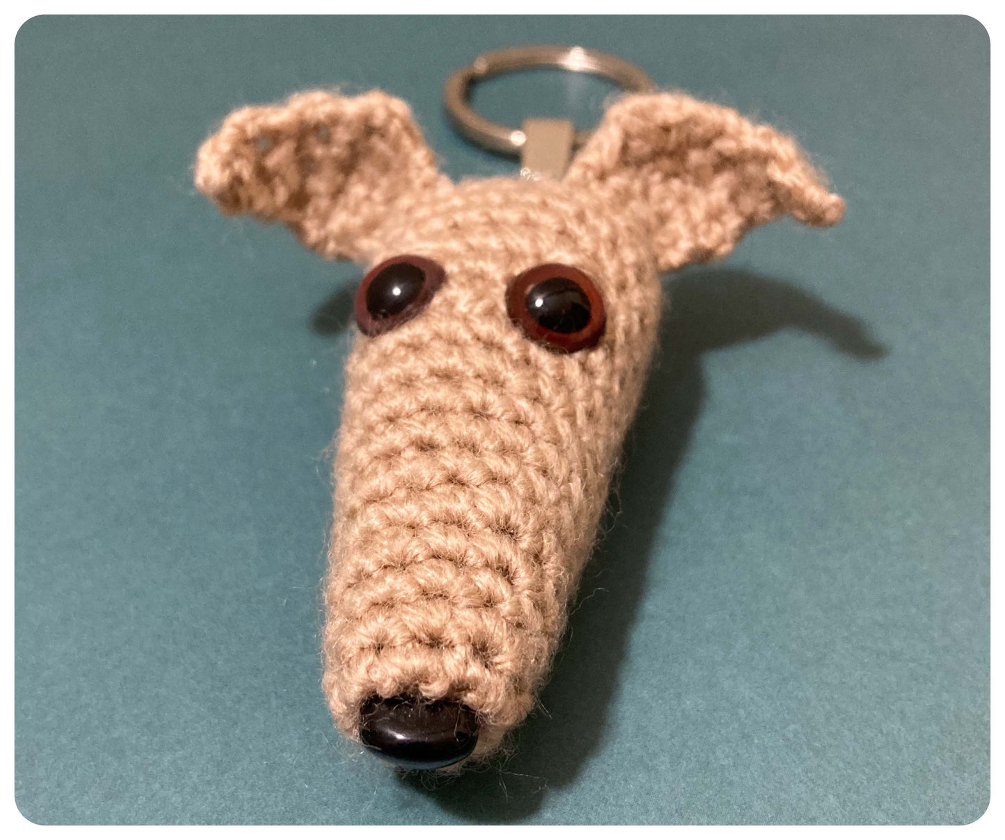 LIGHT TAN CREAM WHIPPET GREYHOUND SIGHTHOUND LURCHER ITALIAN GREYHOUND KEYRING CHARM KEEPSAKE GIFT