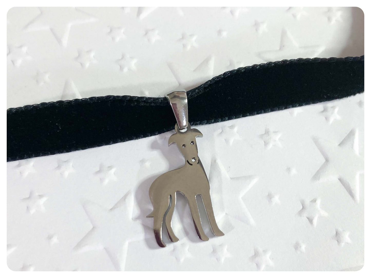 SILVER GREYHOUND WHIPPET SIGHTHOUND LURCHER STAINLESS STEEL CHARM BLACK VELVET CHOKER NECKLACE KEEPSAKE GIFT