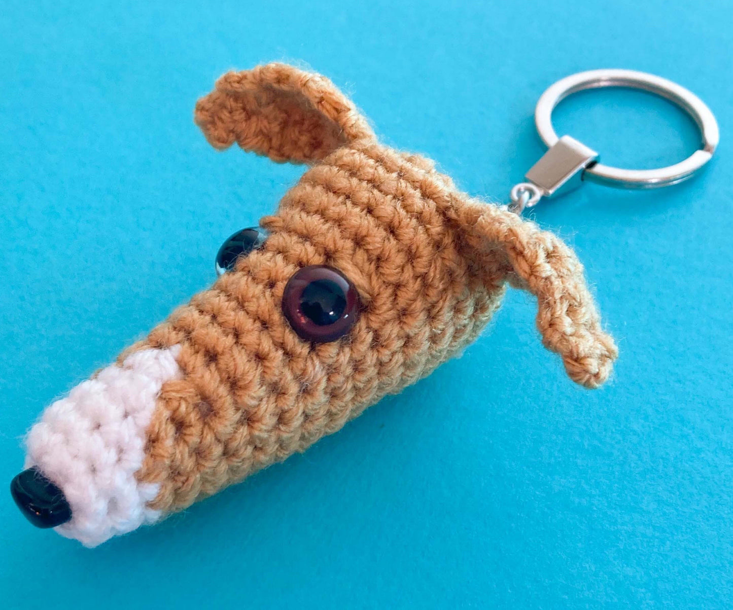 TAN WHITE WHIPPET GREYHOUND SIGHTHOUND LURCHER ITALIAN GREYHOUND KEYRING CHARM KEEPSAKE GIFT