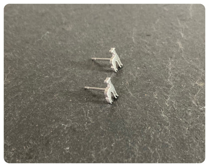 TINY CUTE SILVER GREYHOUND WHIPPET SIGHTHOUND LURCHER STAINLESS STUD EARRINGS KEEPSAKE GIFT BOX